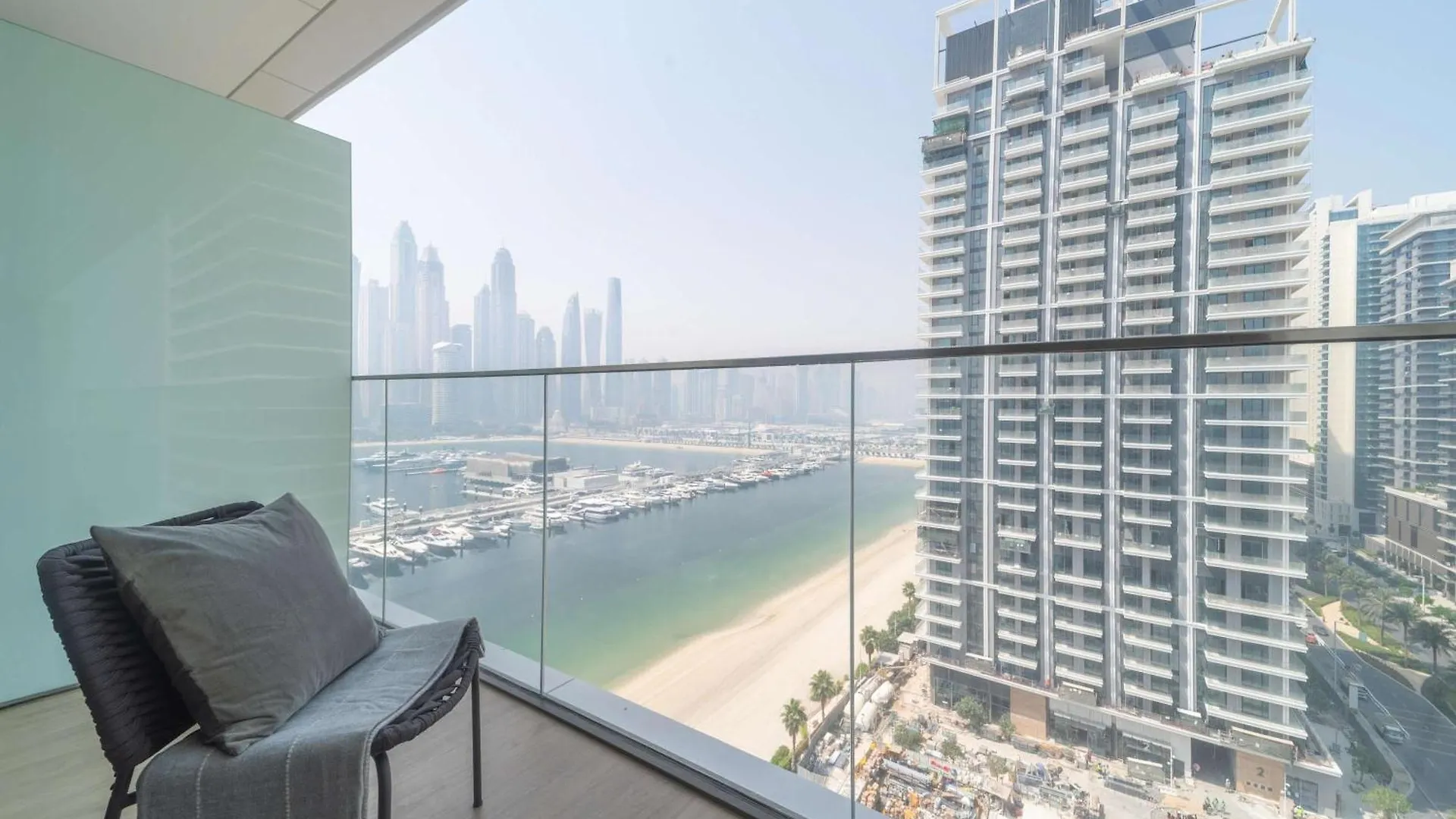Frank Porter - Palace Beach Residence Tower Dubai United Arab Emirates